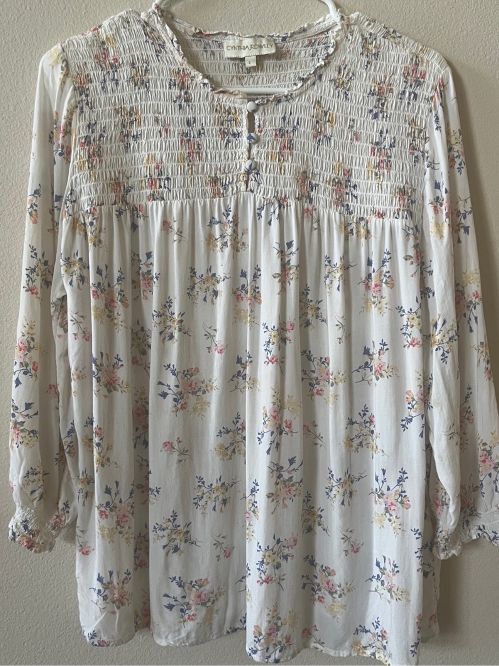 Cynthia Rowley L Cream Long Sleeve Floral Smocked Top gathered ruffles sweet